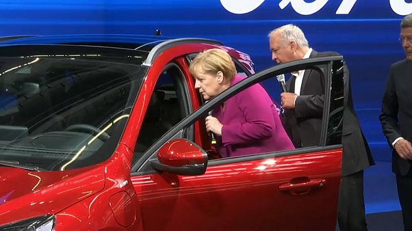 Merkel zur IAA: Veränderte Mobilität als "Herkulesaufgabe" Merkel zur IAA: Veränderte Mobilität als "Herkulesaufgabe"