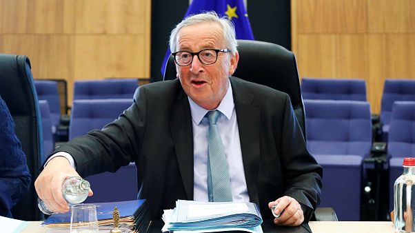 Juncker: Orbán nem európai vezető Juncker: Orbán nem európai vezető