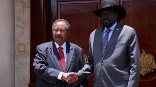 رئيس الوزراء السوداني عبد الله حمدوك ورئيس جنوب السودان سلفا كير ميارديت خلال لقائهما في جوبا