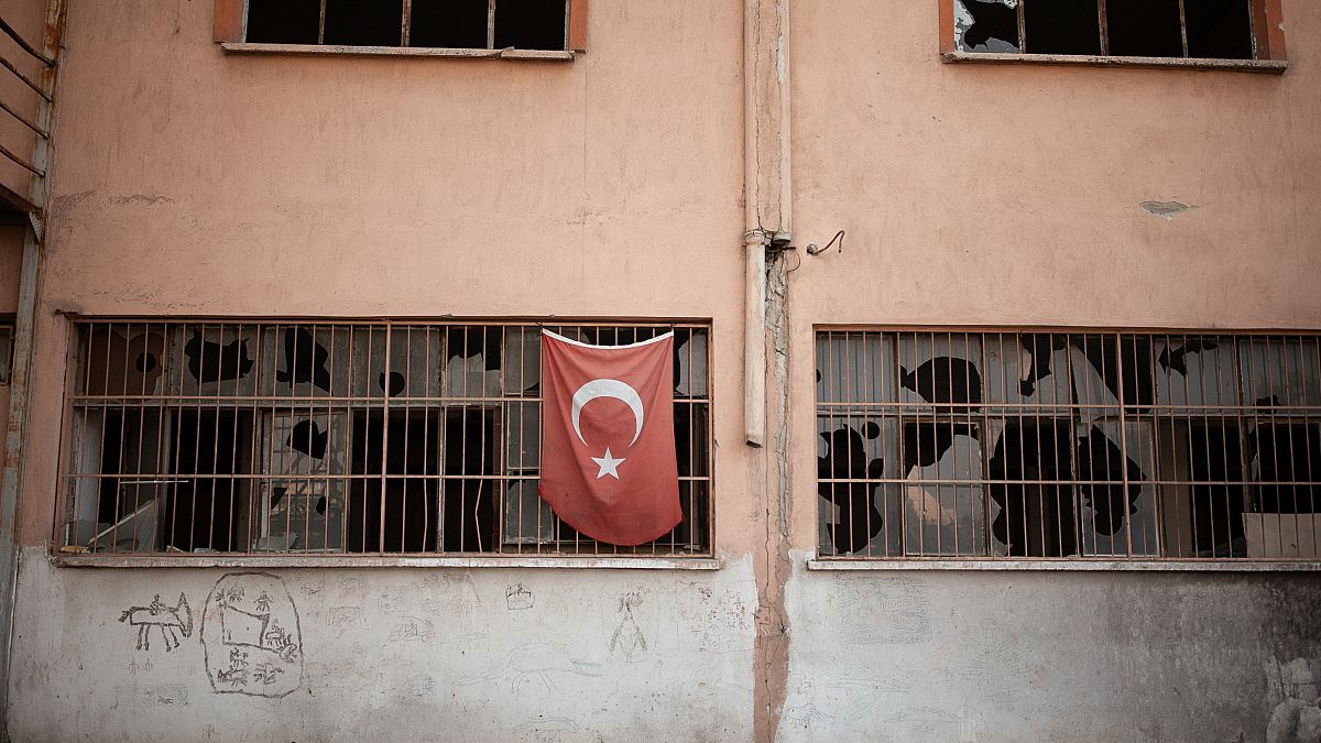 عائلات تركية تنتظر إجابات حول مصير أفرادها المفقودين