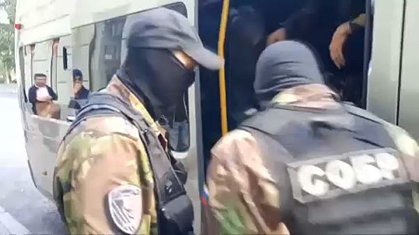 Rus polisi, muhalif lider Elexei Navalny taraftarlarının ev ve iş yerlerine baskın düzenledi Rus polisi, muhalif lider Elexei Navalny taraftarlarının ev ve iş yerlerine baskın düzenledi
