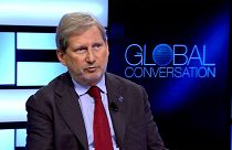 Exkluzív interjúnk az EU veterán biztosával, Johannes Hahn-nal