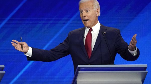 El despiste de Joe Biden en el debate de aspirantes a la candidatura demócrata a la Casa Blanca El despiste de Joe Biden en el debate de aspirantes a la candidatura demócrata a la Casa Blanca