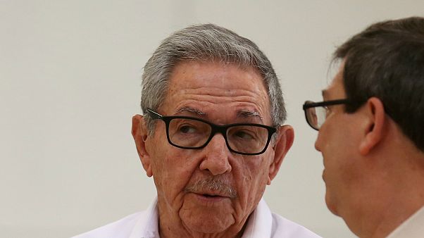 Twitter Küba lideri Raul Castro ve birçok devlet kurumunun hesaplarını askıya aldı Twitter Küba lideri Raul Castro ve birçok devlet kurumunun hesaplarını askıya aldı