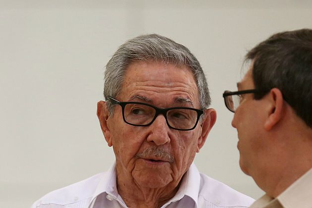Twitter Küba lideri Raul Castro ve birçok devlet kurumunun hesaplarını askıya aldı