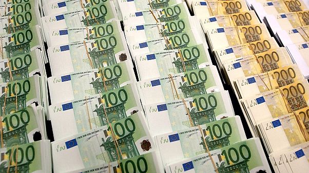 A magyar kormánynak utalt óriási brüsszeli összegek miatt gyengülhetett a forint A magyar kormánynak utalt óriási brüsszeli összegek miatt gyengülhetett a forint