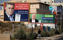 انتخابات الكنيست: عرب وإسرائيليون يتجهون للتصويت ضد معسكراتهم التقليدية