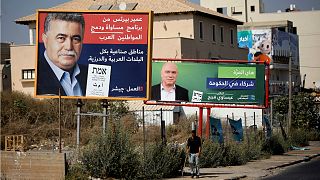 انتخابات الكنيست: عرب وإسرائيليون يتجهون للتصويت ضد معسكراتهم التقليدية