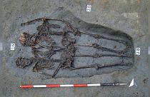 Los dos hombres fueron enterrados uno al lado del otro, agarrados de la mano.