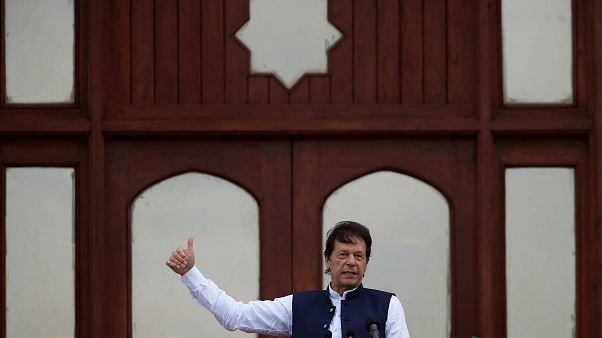 Pakistan Başbakanı İmran Han'dan Hindistan'a Keşmir eleştirisi: Hitler'le aynı çizgide yürüyorlar Pakistan Başbakanı İmran Han'dan Hindistan'a Keşmir eleştirisi: Hitler'le aynı çizgide yürüyorlar