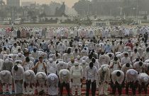 صلاة الاستسقاء في إندونيسيا عقب انتشار الجفاف وحرائق الغابات