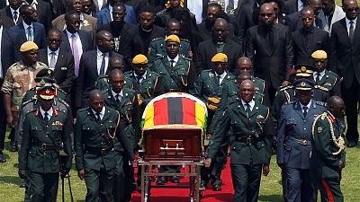 Ζιμπάμπουε: Πλήθος κόσμου στην κηδεία του Μουγκάμπε