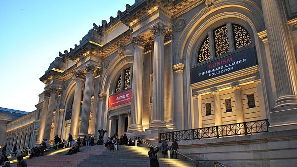 Zum ersten Mal: Künstler wohnt und zeltet neun Tage lang im Metropolitan Museum in New York Zum ersten Mal: Künstler wohnt und zeltet neun Tage lang im Metropolitan Museum in New York