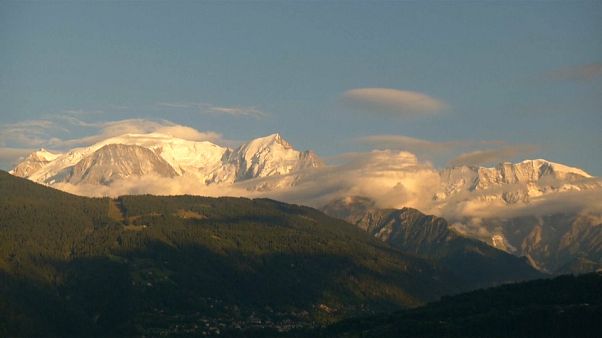 Mont-Blanc : une "brigade blanche" pour lutter contre la sur-fréquentation Mont-Blanc : une "brigade blanche" pour lutter contre la sur-fréquentation