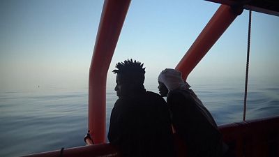 No comment: olasz partra léphet 82 menekülő
