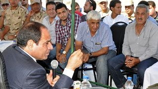 الرئيس المصري عبد الفتاح السيسي يلتقي بعدد من المهندسين والعمال. آب 2014