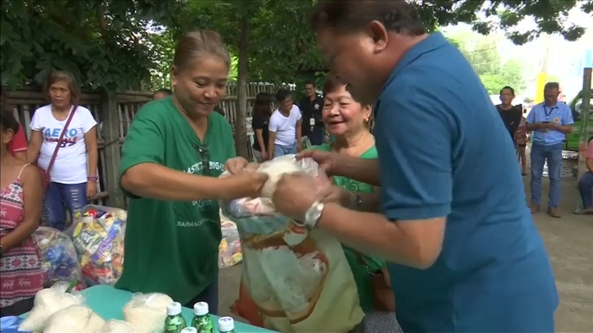 Aux Philippines, du riz en échange de déchets plastiques 