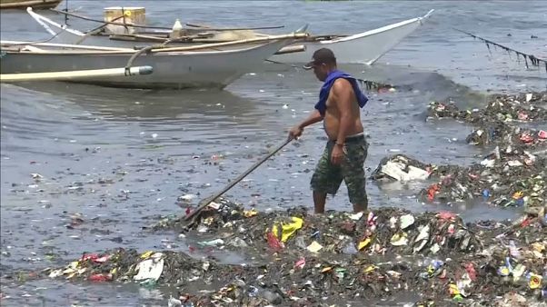 Filippine: il baratto della plastica col riso Filippine: il baratto della plastica col riso
