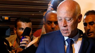 المرشح إلى الانتخاب��ت الرئاسية التونسية قيس سعيّد في تونس العاصمة اليوم