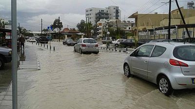 Πλημμύρισαν οι δρόμοι της Λάρνακας