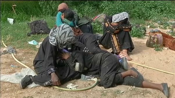Migranti: arrestati tre aguzzini di un campo lager in Libia Migranti: arrestati tre aguzzini di un campo lager in Libia