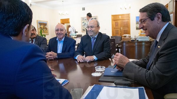Ο Πρόεδρος της Δημοκρατίας κ. Νίκος Αναστασιάδης δέχεται τον Δήμαρχο κ. Σίμο Ιωάννου και μέλη του Δημοτικού Συμβουλίου Αμμοχώστου. Ο Πρόεδρος της Δημοκρατίας κ. Νίκος Αναστασιάδης δέχεται τον Δήμαρχο κ. Σίμο Ιωάννου και μέλη του Δημοτικού Συμβουλίου Αμμοχώστου.