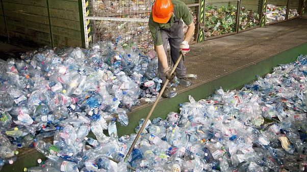 Beszünteti a PET-palackos italok beszerzését a Pécsi Tudományegyetem Beszünteti a PET-palackos italok beszerzését a Pécsi Tudományegyetem
