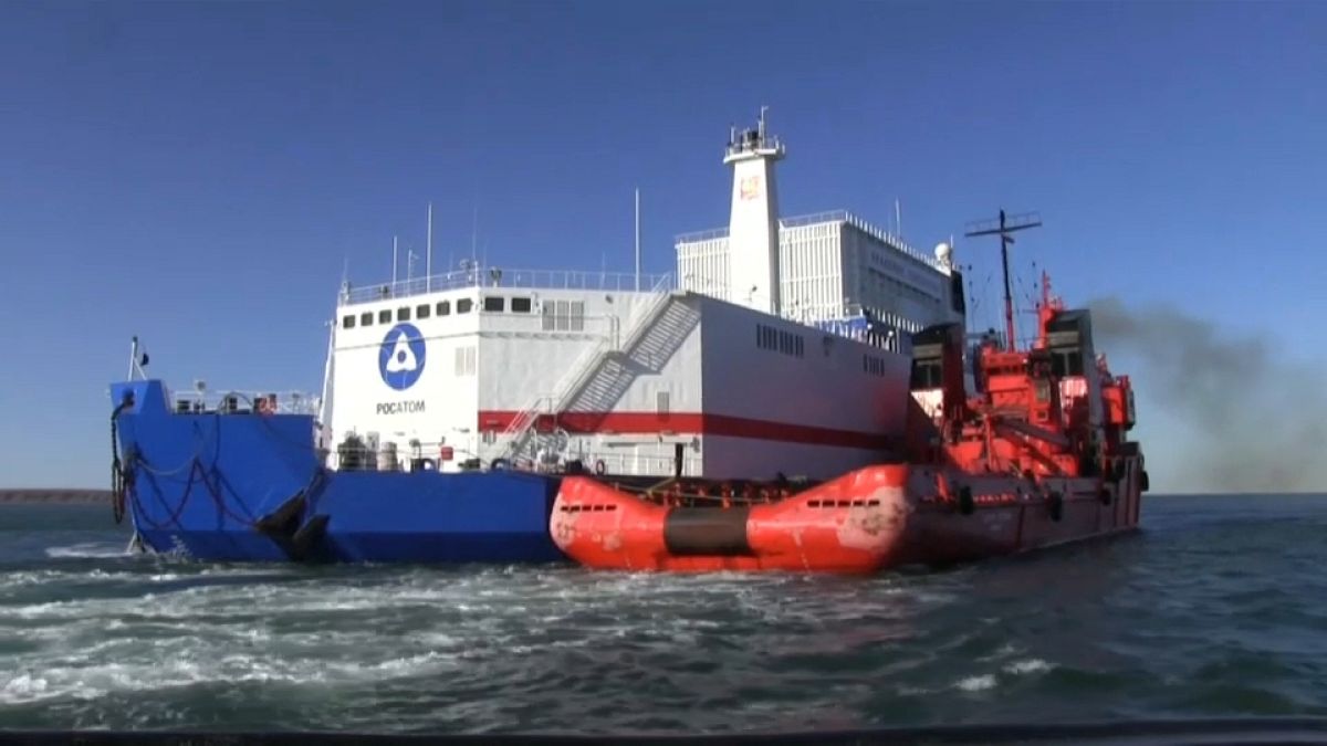 Schwimmendes russisches Atomkraftwerk erreicht Einsatzort in der Arktis