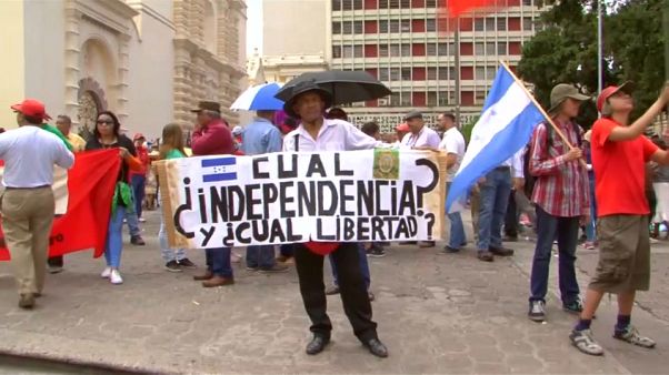 Honduras: Demonstranten fordern Ende der "kriminellen Diktatur" Honduras: Demonstranten fordern Ende der "kriminellen Diktatur"