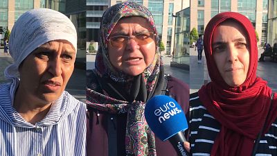 AK Parti İl Binası önünde eylem yapan anneler: Diyarbakır'daki annelerden ne farkımız var?