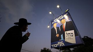 Une affiche électorale du Likoud le 11 septembre 2019 à Jérusalem présentant une photo du Premier ministre Benjamin Netanyahu au côté du président américain