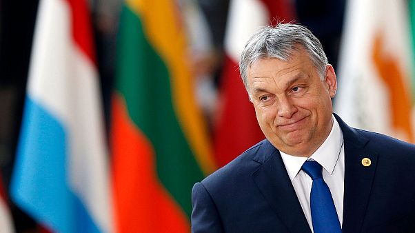 Macaristan Başbakanı Orban bütün memurlara tek tip üniforma giydirmek istiyor Macaristan Başbakanı Orban bütün memurlara tek tip üniforma giydirmek istiyor