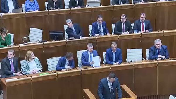 Σλοβακία: Απορρίφθηκε η πρόταση μομφής κατά της κυβέρνησης Σλοβακία: Απορρίφθηκε η πρόταση μομφής κατά της κυβέρνησης