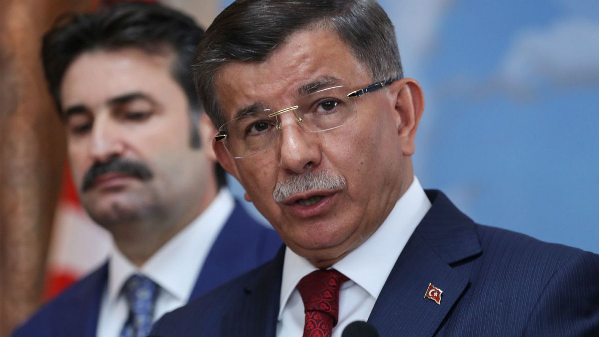 "Davutoğlu Meclis'te grup kurmak yerine yerelde güçlenmeyi hedefliyor"