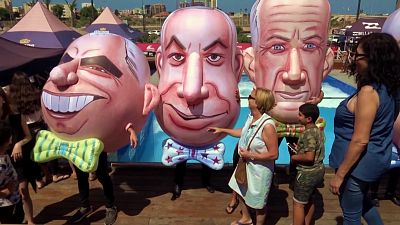 شاهد: إسرائيليون يمضون "يوم الانتخابات" على شاطئ البحر 