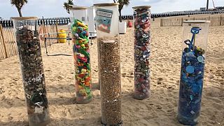 Belgique : avec l'ONU et l'UE, des écoliers nettoient la plage d'Ostende