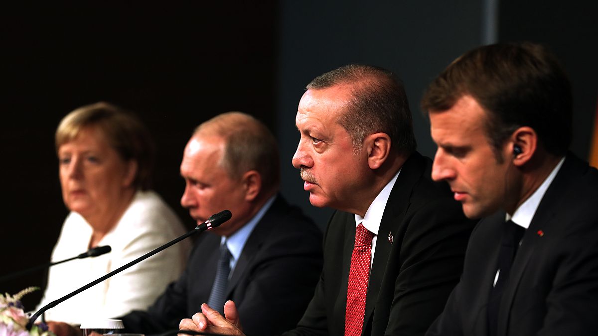 Paris ve Ankara arasında dörtlü Suriye konferansına kimin ev sahipliği yapacağı sorun oldu