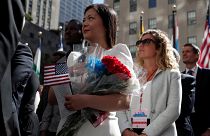 مهاجرون في نيويورك أثناء مراسم حصولهم على الجنسية الأمريكية