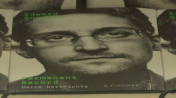 Snowden-Buch: US-Justizministerium reicht Klage ein Snowden-Buch: US-Justizministerium reicht Klage ein