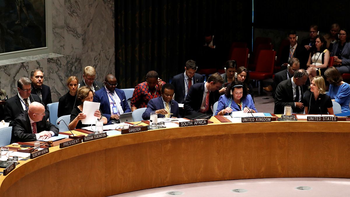 السفيرة الأمريكية الجديدة لدى الأمم المتحدة كيلي كرافت أثناء مشاركتها في أول اجتماع لمجلس الأمن التابع للأمم المتحدة في مقر الأمم المتحدة في نيويورك