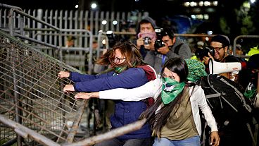 Clashes on the streets of Quito over pro-abortion law