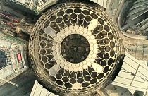 Expo 2020 : Dubaï achève la construction d'un immense dôme en acier