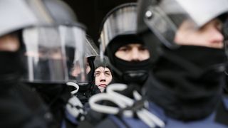 Κίεβο: Συνελήφθη ο άνδρας που απειλούσε να ανατινάξει γέφυρα