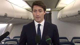 Trudeau pide perdón por pintarse el rostro de negro