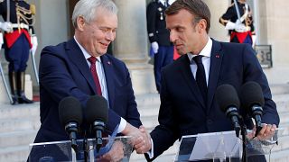 Finnish Prime Minister Antti Rinne (L) and French President Emmanuel Macron in Paris, September 18, 2019.