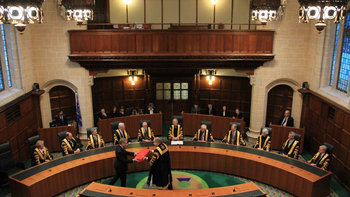 Birleşik Krallık Yüksek Mahkemesi: Parlamentonun askıya alınmasına ilişkin kararı erteledi