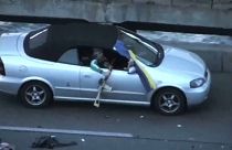 Videó a kijevi hídon lövöldöző férfi letartóztatásáról