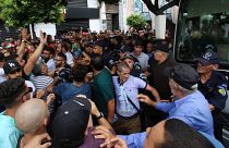 ضباط الشرطة في مواجهة المتظاهرين في الجزائر العاصمة، الجزائر في 17 سبتمبر 2019