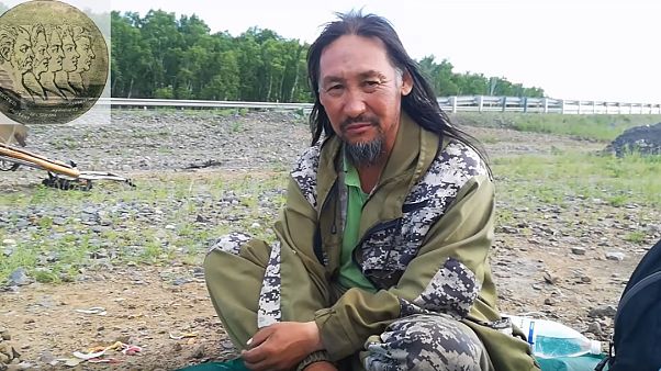 Кадр из видео "Шаман Якут против Путина \ Чита - сердце России \ Призыв на народное собрание" Кадр из видео "Шаман Якут против Путина \ Чита - сердце России \ Призыв на народное собрание"