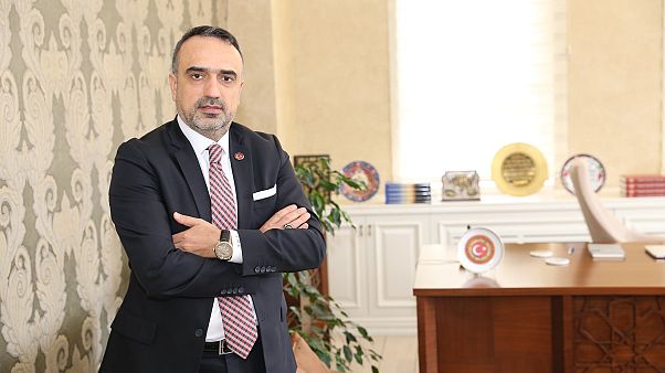 AK Parti'den istifa eden Cuma İçten Davutoğlu'nun A takımında mı? AK Parti'den istifa eden Cuma İçten Davutoğlu'nun A takımında mı?